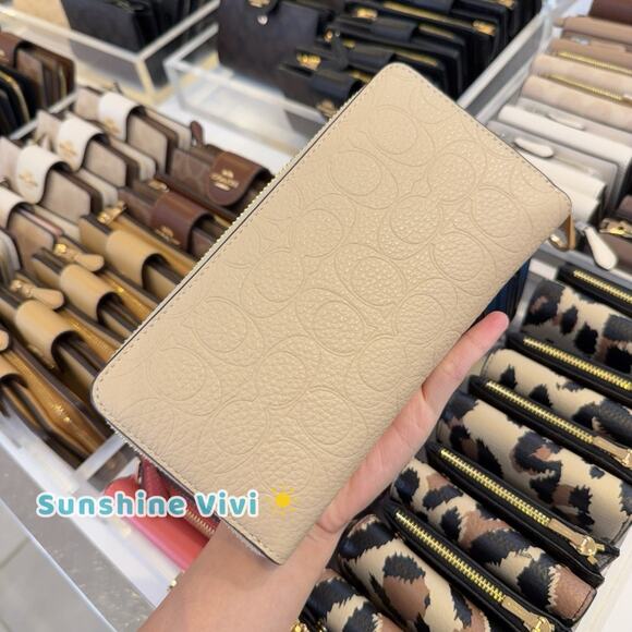 NWT Coach Long Zip Around Wallet in Signature Leather CCL35 Oat - Picture 3 of 8